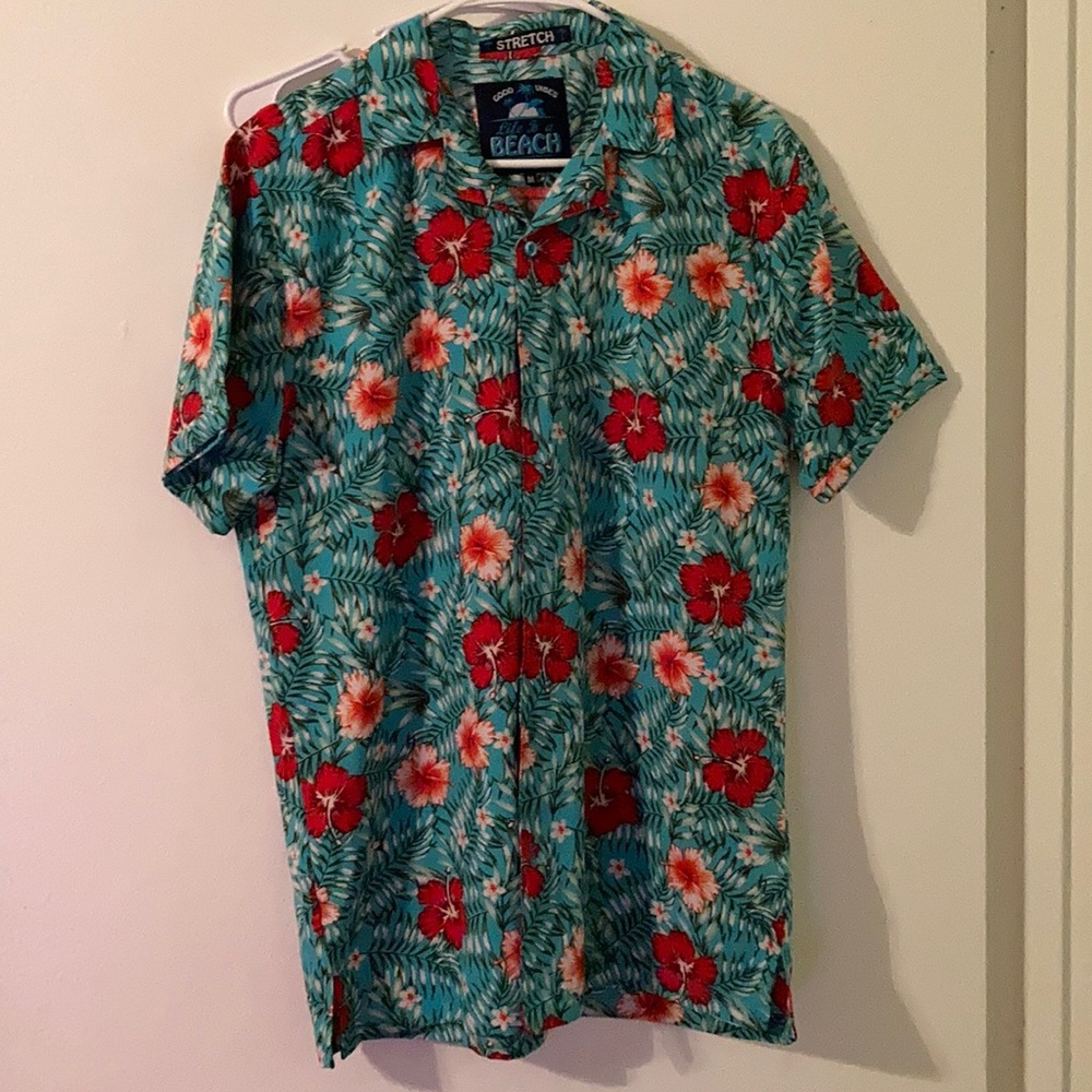 Hawaiian print light tee!